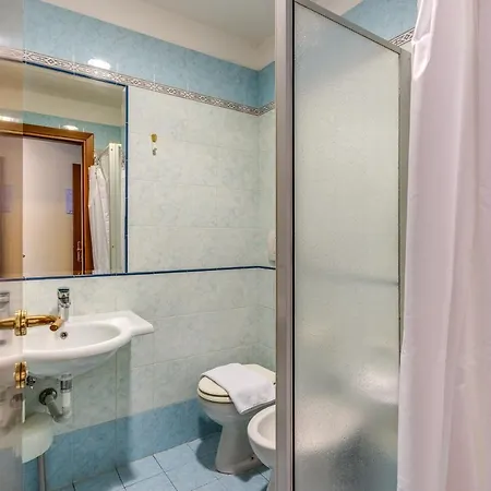 Baltik Hotel 2*