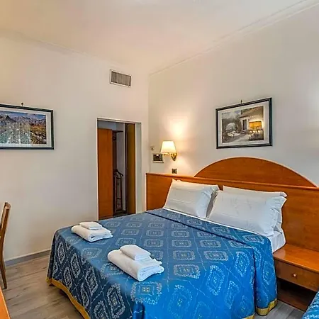 Baltik Hotel 2*