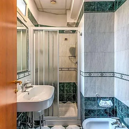 Baltik Hotel 2*